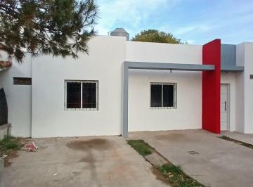 Casa · 60m² · 4 Ambientes · 1 Cochera · Linda Casa 3 Dorm. Sobre Garrigó, Paraná
