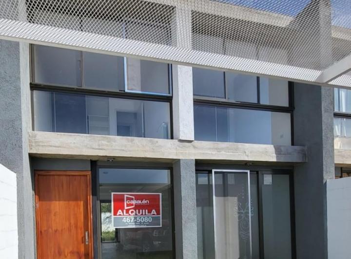 Casa · 160m² · 2 Ambientes · 2 Cocheras