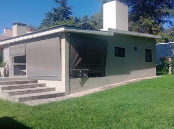 Casa · 75m² · 3 Ambientes · 2 Cocheras · Casa en Villa Los Aromos