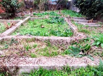 Terreno , La Plata · Lote Frente a Plaza – Listo Para Construir