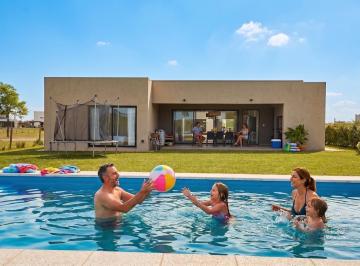 Casa · 160m² · 4 Ambientes · Alquiler Temporada Completa Casa Quinta San Sebastian Pilar 4 Ambientes Parque Pileta