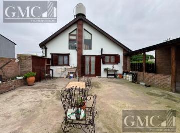 Casa · 127m² · 5 Ambientes · 3 Cocheras · Venta de Casa en Barrio Feliz U Camet