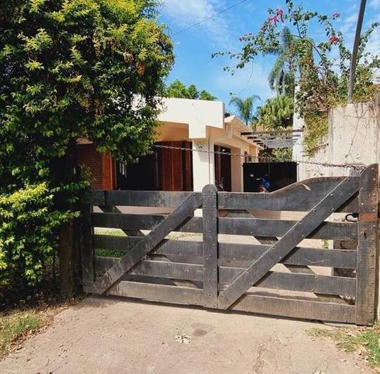 Casa · 450m² · 6 Ambientes · 2 Cocheras