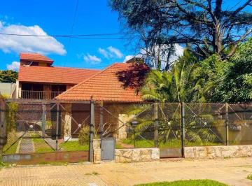 Casa · 153m² · 5 Ambientes · 4 Cocheras · Casa en Venta Permuta Y/o Financia en Monte Grande