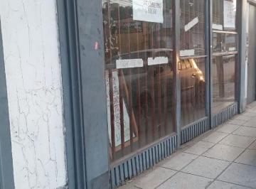 Local comercial de 2 ambientes, Tres de Febrero · Local en Alquiler – Av Mitre 4240, Caseros
