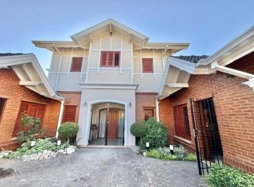 Casa · 438m² · 7 Ambientes · 5 Cocheras · Venta de 2 Casas y 1 Departamento en Monte Grande