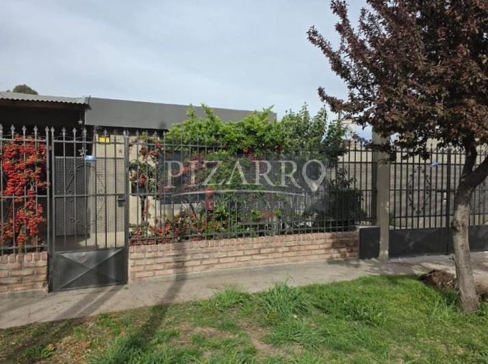 Casa · 70m² · 4 Ambientes · 1 Cochera
