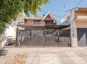 PH · 66m² · 3 Ambientes · 1 Cochera · Venta PH 3 Amb /frente C/cochera y Patio Z/caseros