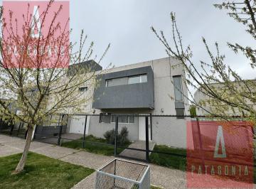 PH · 125m² · 5 Ambientes · 1 Cochera · Duplex 3 Dorm 3 Baños - Las Viñas - Cipolletti