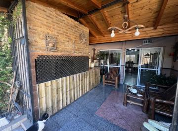 Casa · 254m² · 5 Ambientes · 2 Cocheras · Casa 5 Ambientes Lanus Oeste Venta