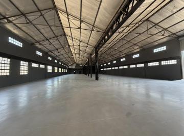Bodega-Galpón · 1350m² · 3 Ambientes · Galpón a Estrenar en Alquiler en Gonnet