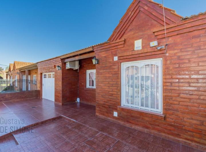 Casa · 55m² · 3 Ambientes · 2 Cocheras