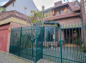 Casa · 200m² · 4 Ambientes · 2 Cocheras · Venta Casa 4 Amb + Jardin + Quincho C/parrilla