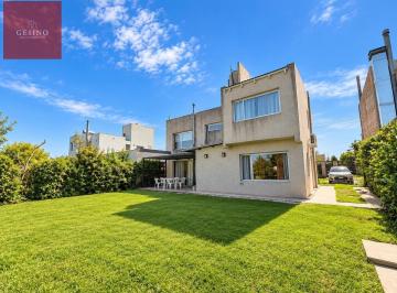 Casa · 120m² · 3 Ambientes · Casa en Oportunidad!