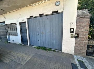 PH · 133m² · 2 Ambientes · 1 Cochera · Venta PH 2 Amb Quilmes con Deposito y Cochera