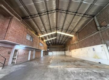 Bodega-Galpón · 870m² · Galpón Industrial en Alquiler!