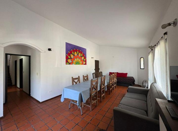 Casa · 251m² · 4 Ambientes · 3 Cocheras