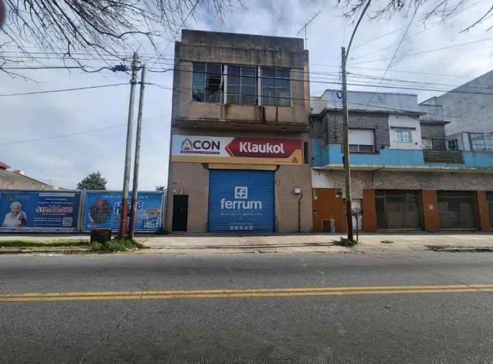 Bodega-Galpón · 303m² · 2 Ambientes