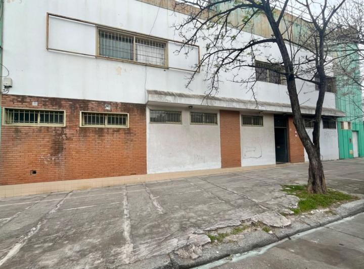 Terreno · 1305m²
