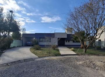 Casa · 250m² · 6 Ambientes · 1 Cochera · Venta Casa 2 Dorm. Barrio Terruño de Araoz