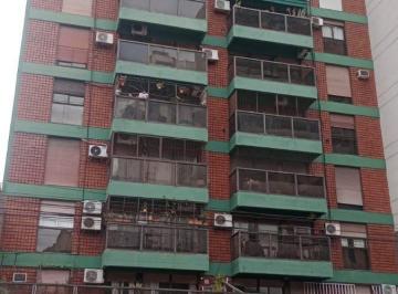 Departamento de 3 ambientes, Almagro · Almagro 3 Amb. Fte C/balcon y Coch Fija