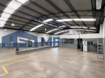 Bodega-Galpón · 900m² · Galpón en Munro