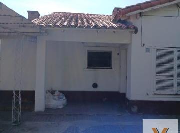 Casa · 147m² · 5 Ambientes · Casa en Venta - 4 Dorm. 2 Baños - San Nicolás