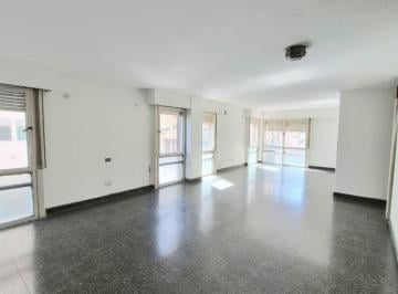 Departamento de 5 ambientes, Córdoba · Alquilo Dpto de 3 Dorm. en B Centro.