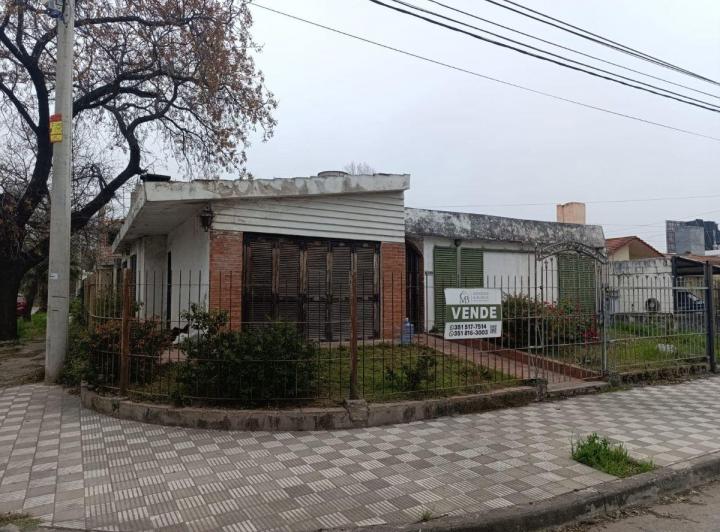 Casa · 170m² · 6 Ambientes · 2 Cocheras