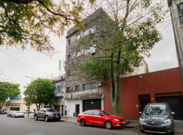 Bodega-Galpón · 1800m² · 2 Cocheras · Edificio/fabrica de 4 Pisos con Oficinas Deposito Montacarga Excelente Ubicación