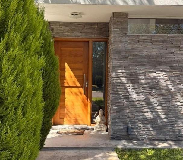 Casa · 240m² · 4 Ambientes · 1 Cochera