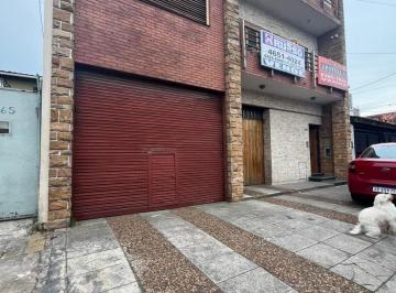 Bodega-Galpón · 350m² · 5 Ambientes · 1 Cochera · Galpón con Departamento 4 Ambientes, Quincho y Terraza en Venta en Ramos Mejía