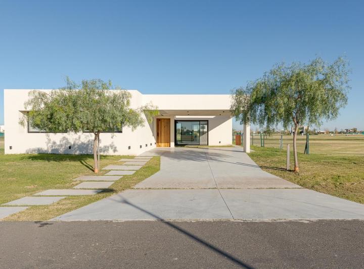 Casa · 193m² · 4 Ambientes · 2 Cocheras