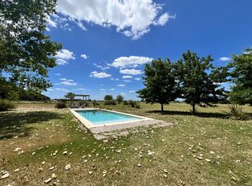 Casa · 40000ha · 4 Ambientes · 1 Cochera · Casa de Campo Alquiler Temporal/verano, La Plata
