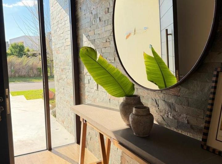 Casa · 340m² · 6 Ambientes · 7 Cocheras