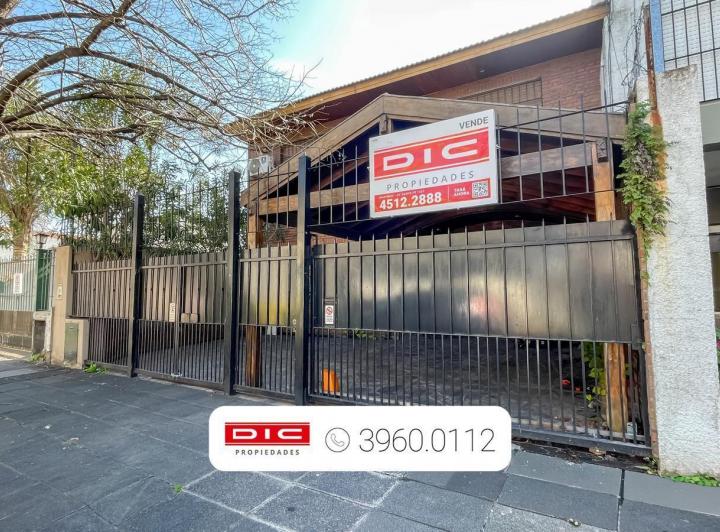 Casa · 248m² · 5 Ambientes · 2 Cocheras