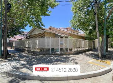 Casa · 138m² · 4 Ambientes · 1 Cochera · Chalet 2 Dorm. Venta - Martinez - Santa Fe/fleming