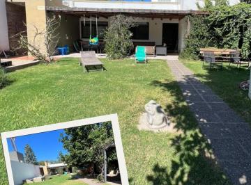 Casa · 230m² · 3 Dormitorios · 1 Cochera · Casa en Alquiler| Pje Timbo 8800 - Aldea Fisherton