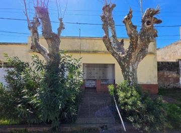 PH de 4 ambientes, Veinticinco de Mayo · Venta Casa 4 Amb. C/ Garage Doble y Galería – en Calle 25 E/ 14 y 15 - 25 de Mayo
