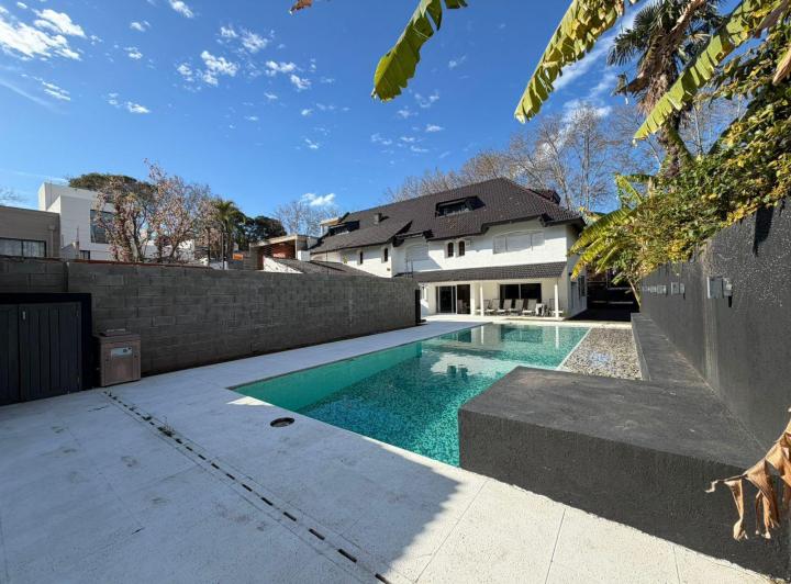 Casa · 780m² · 7 Ambientes · 7 Cocheras