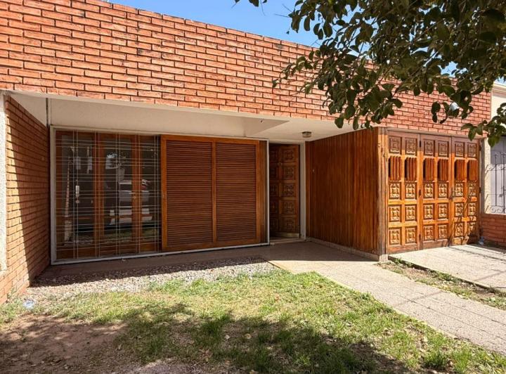 Casa · 118m² · 4 Ambientes · 1 Cochera