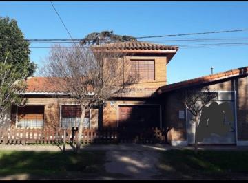 Casa de 4 ambientes, Moreno · Casa con Patio y Local en Moreno