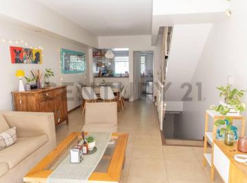 Casa · 129m² · 4 Ambientes · 2 Cocheras · Venta Triplex 4 Ambientes en Lomas de Núñez | Patio + Terraza + Cocheras | Sin Expensas