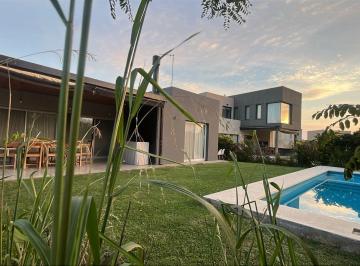 Casa · 115m² · 3 Ambientes · 2 Cocheras · Casa en Venta en Santa Emilia, Pilar del Este, Real Opoortunidad con Excelente Renta