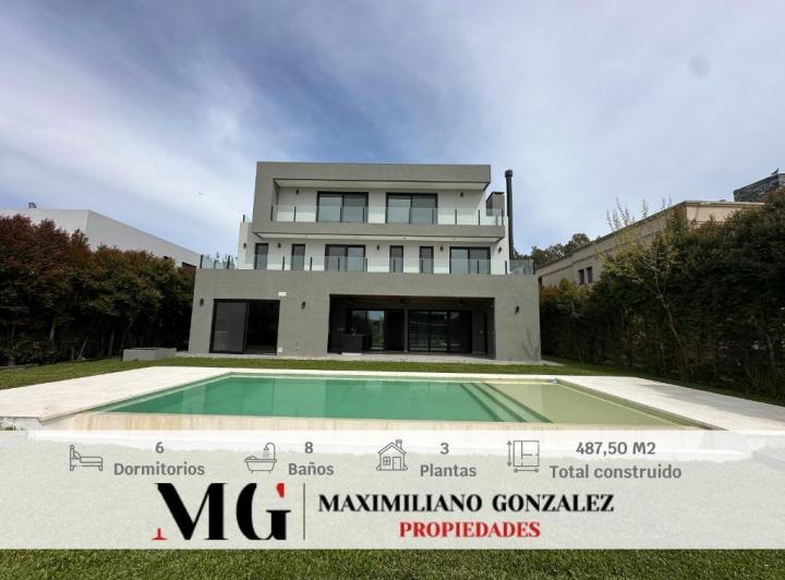 Casa · 448m² · 10 Ambientes · 2 Cocheras