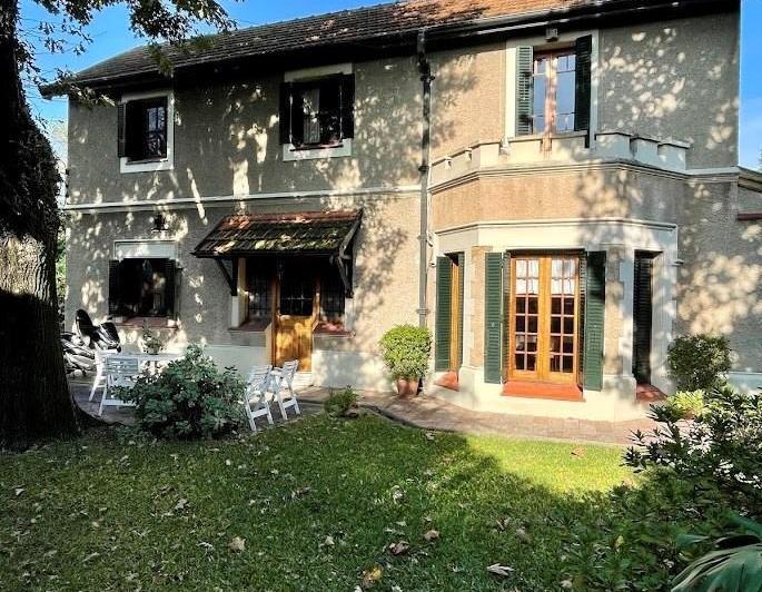 Casa · 225m² · 5 Ambientes · 1 Cochera