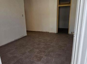 Casa de 5 ambientes, Córdoba · Casa en Alquiler — Dos Dorm.