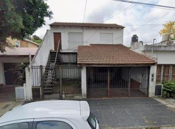 Casa · 172m² · 4 Ambientes · 2 Cocheras · Casa a Reciclar