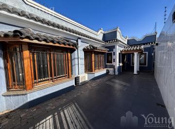 Casa · 302m² · 4 Ambientes · 4 Cocheras · Casa 4 Ambientes en Venta Quilmes