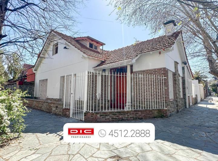 Casa · 160m² · 7 Ambientes · 3 Cocheras